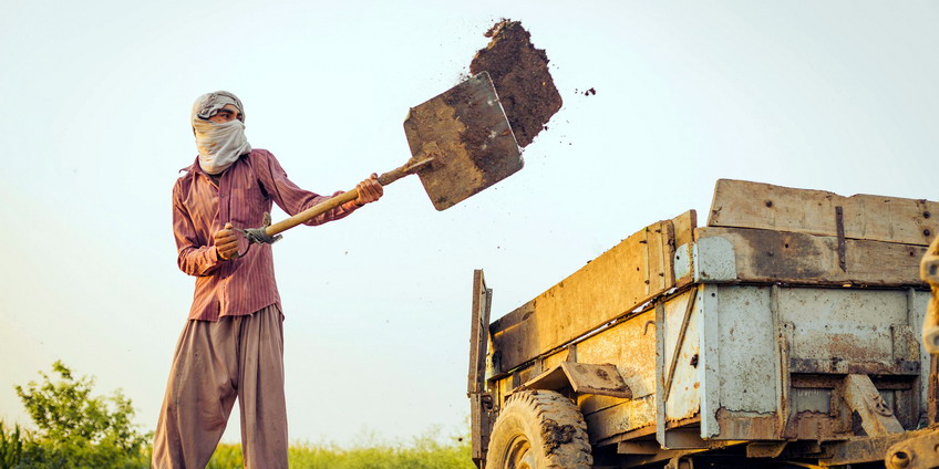 050_Groundworker_02.jpg